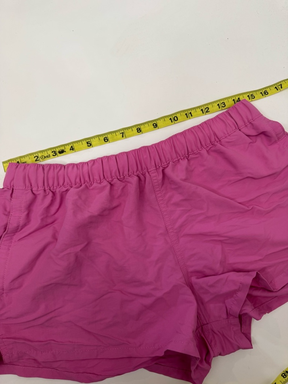 Patagonia Barely Baggies Magenta Pink Shorts Size Medium - Picture 7 of 9